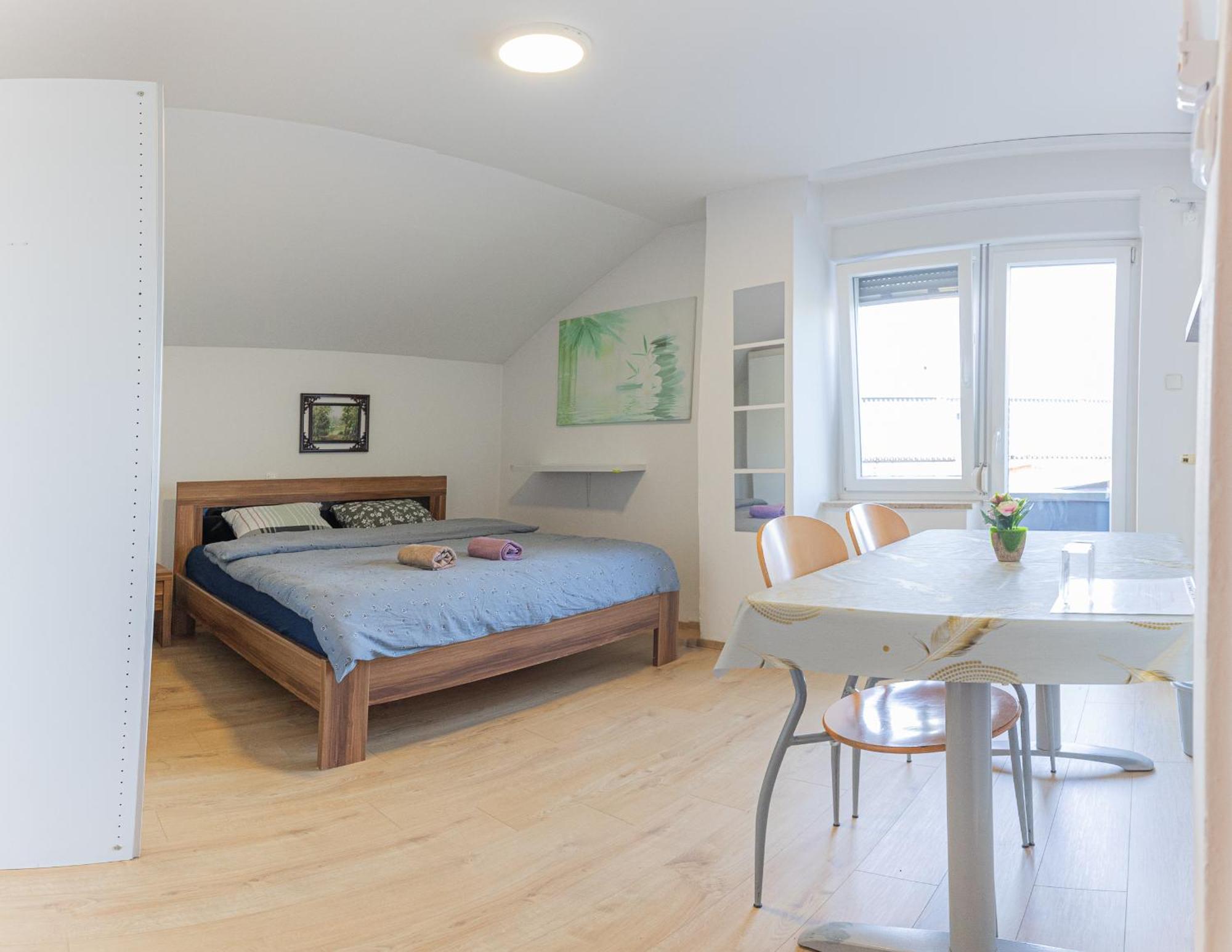 Rooms Kozarje 류블랴나 외부 사진